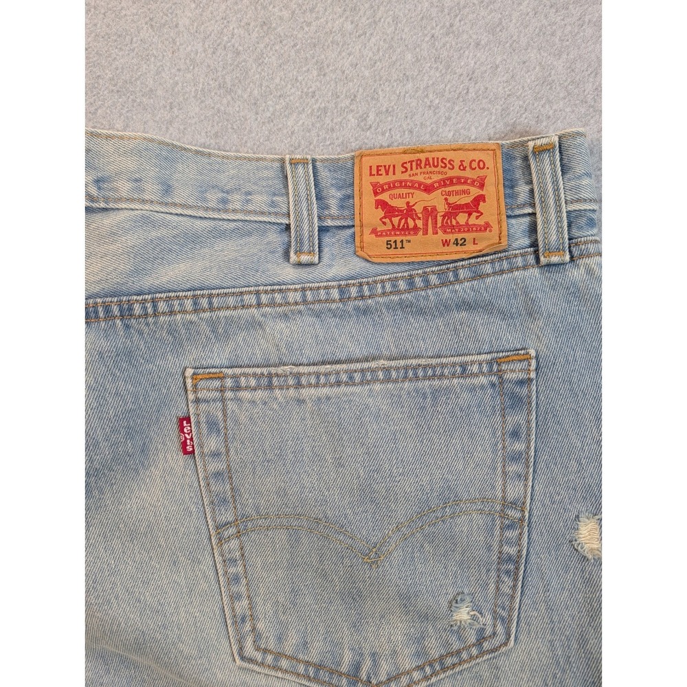 Levis 511 Slim Distressed Denim Shorts Mens 42 Light Wash Blue Ripped Frayed Hem - Picture 8 of 9